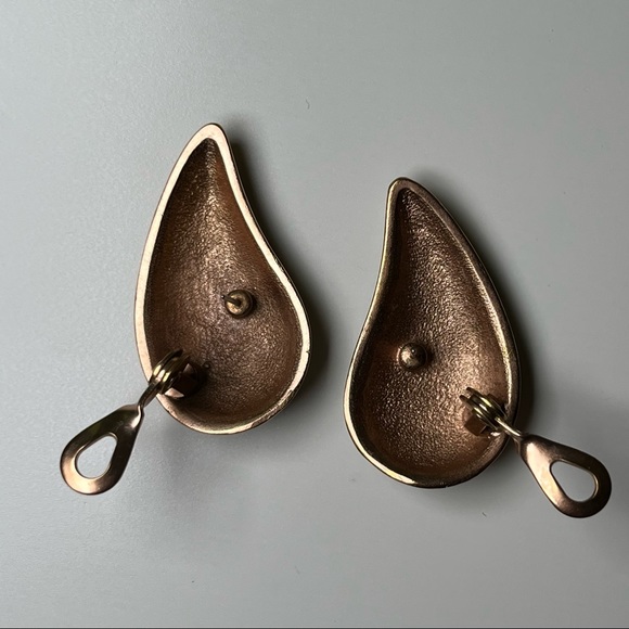 Vintage Monet Large Teardrop Earring - Picture 5 of 6